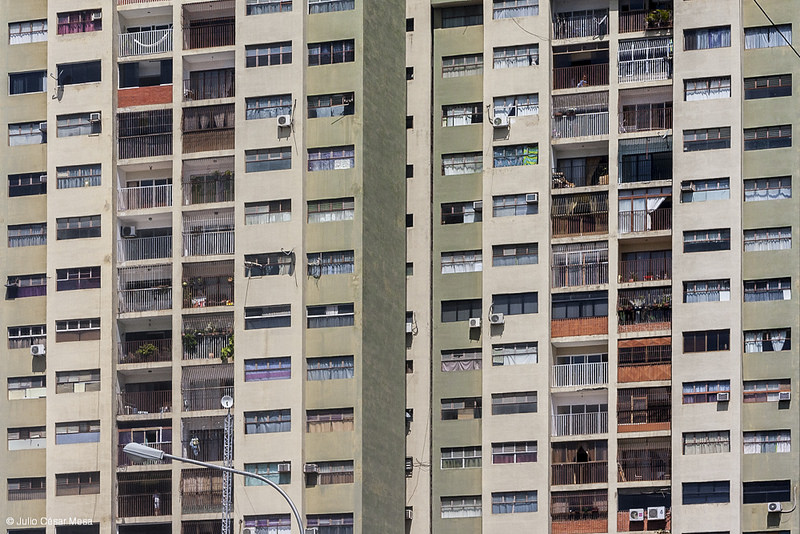 créditos a su autor